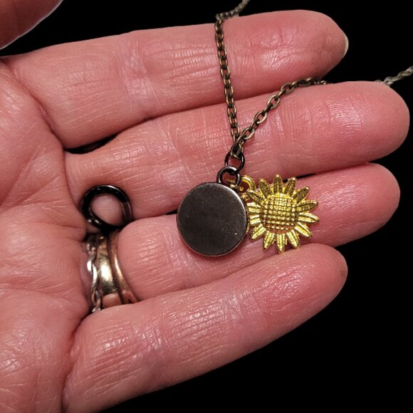 Black & White Faux Typewriter Key Initials Gold Plated Sunflower Charm Necklace - Picture 14 of 16